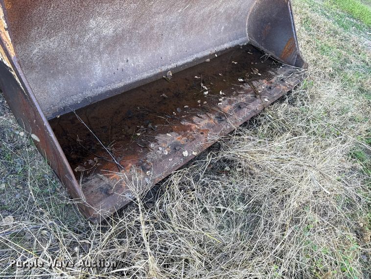 image for item EP0990 1983 Case 480D landscape tractor