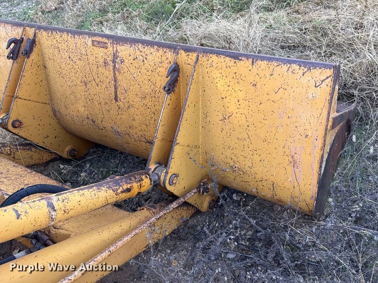 image for item EP0990 1983 Case 480D landscape tractor