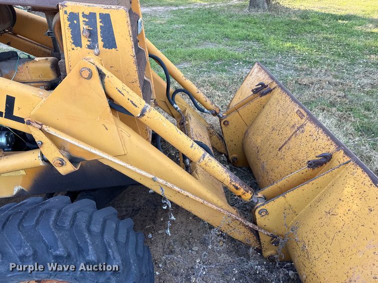 image for item EP0990 1983 Case 480D landscape tractor