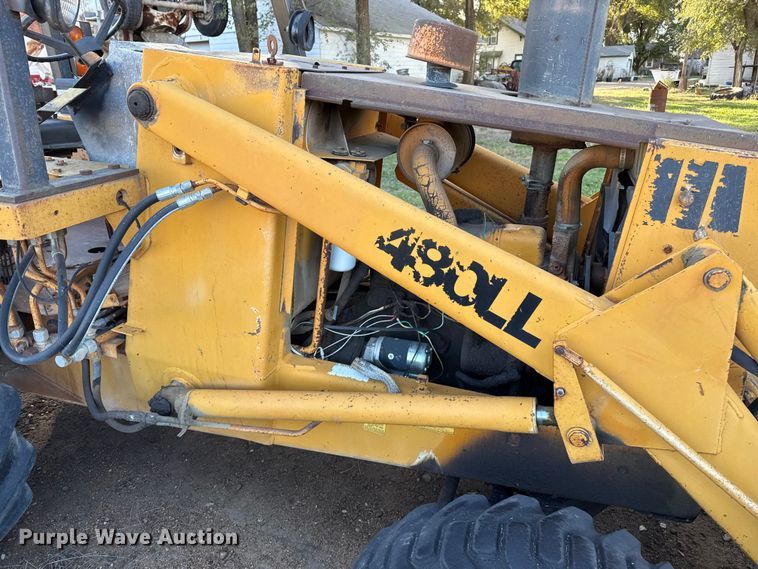 image for item EP0990 1983 Case 480D landscape tractor