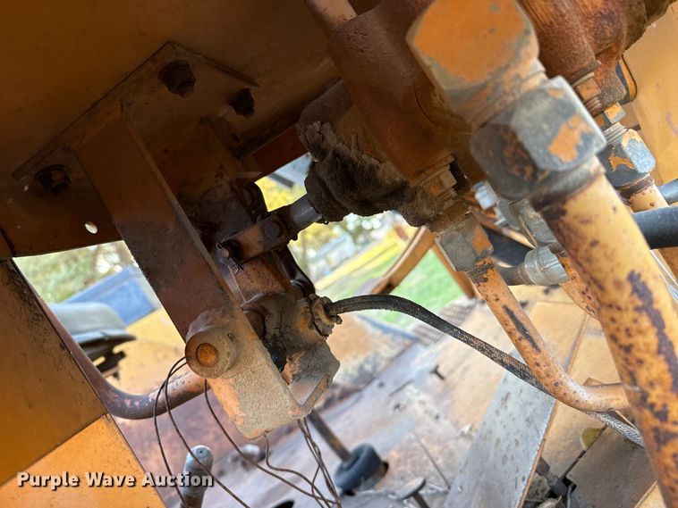 image for item EP0990 1983 Case 480D landscape tractor