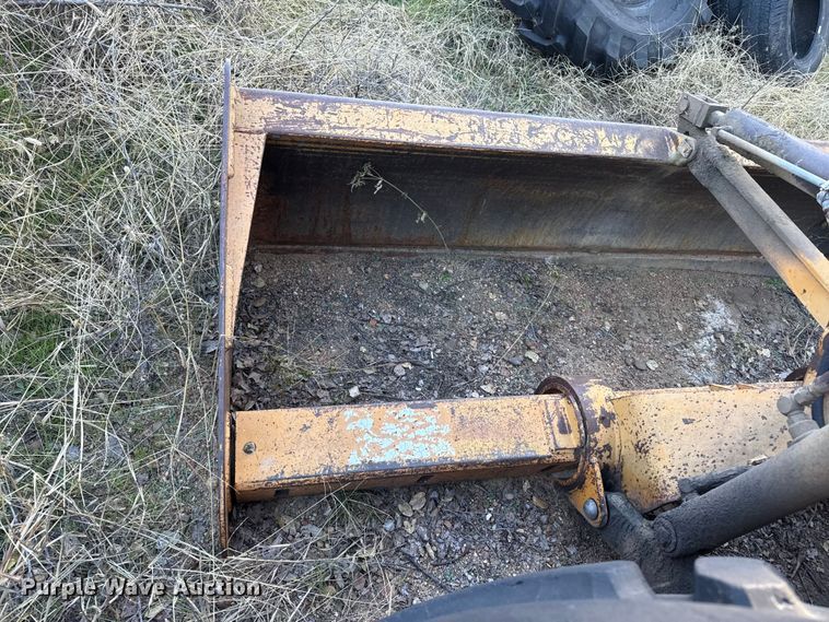 image for item EP0990 1983 Case 480D landscape tractor