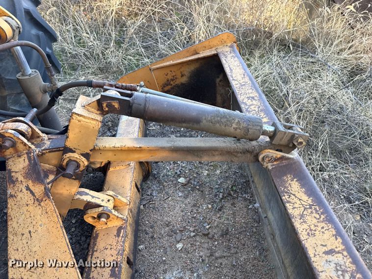 image for item EP0990 1983 Case 480D landscape tractor