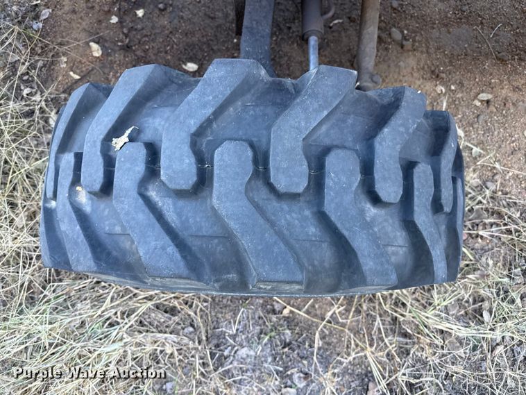 image for item EP0990 1983 Case 480D landscape tractor