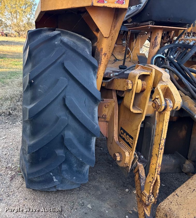 image for item EP0990 1983 Case 480D landscape tractor