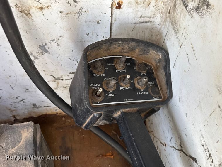 image for item EP0993 1999 Ford F-800 utility / service truck