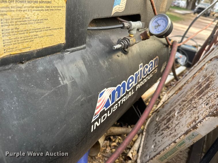 image for item EP0993 1999 Ford F-800 utility / service truck