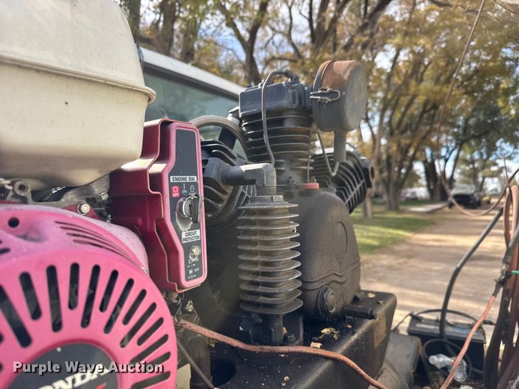 image for item EP0993 1999 Ford F-800 utility / service truck