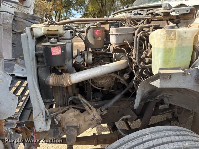 image for item EP0993 1999 Ford F-800 utility / service truck