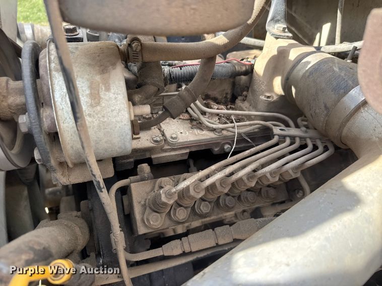 image for item EP0993 1999 Ford F-800 utility / service truck