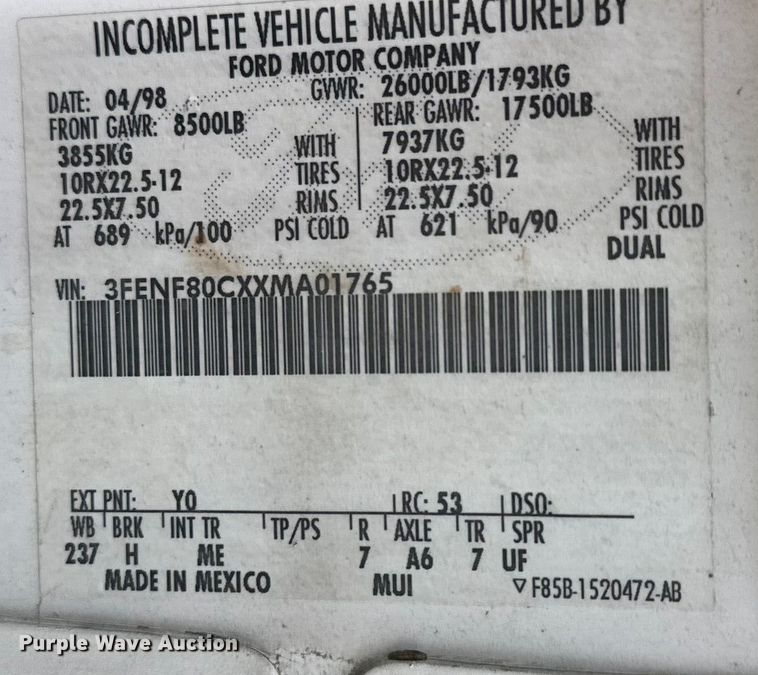 image for item EP0993 1999 Ford F-800 utility / service truck