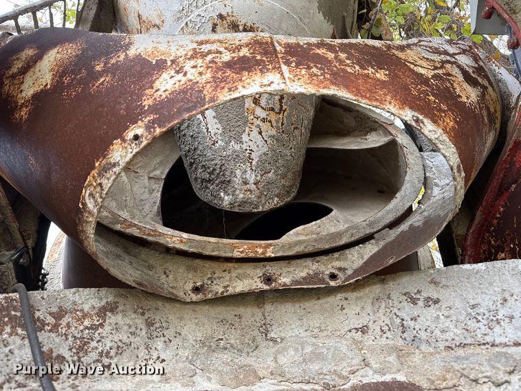 image for item EP0996 1995 Mack RD690S ready mix truck