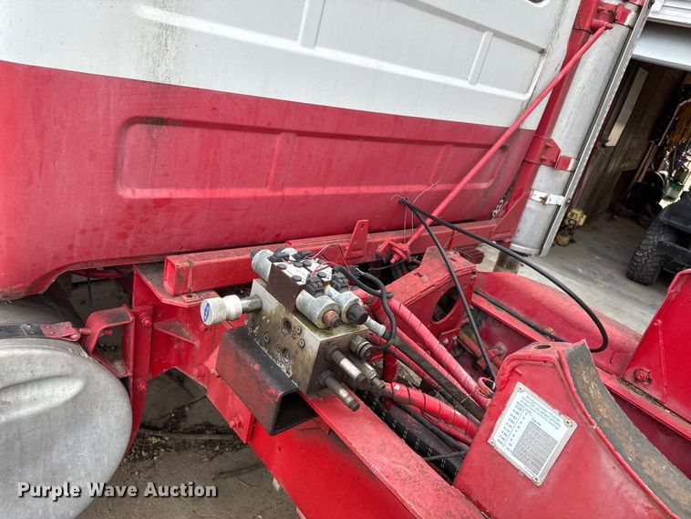 image for item EP0996 1995 Mack RD690S ready mix truck