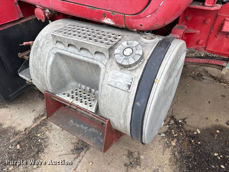 image for item EP0996 1995 Mack RD690S ready mix truck