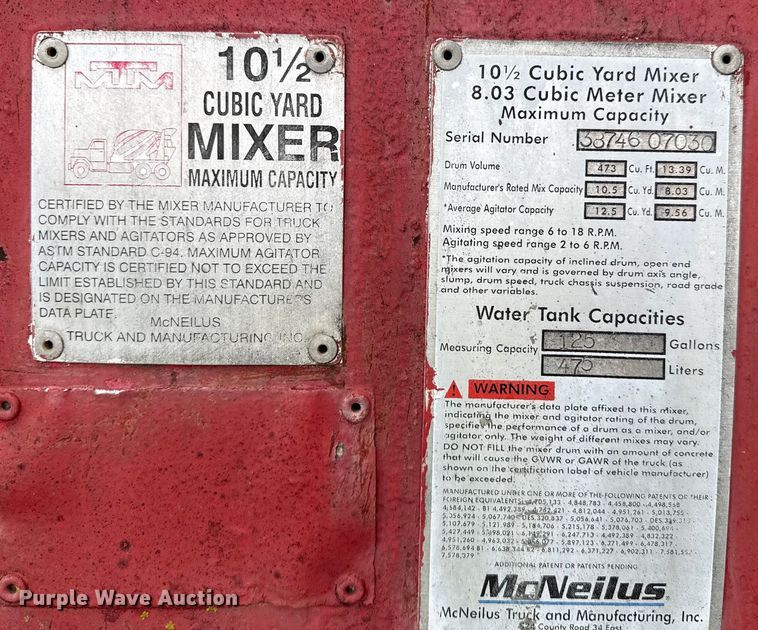 image for item EP0996 1995 Mack RD690S ready mix truck