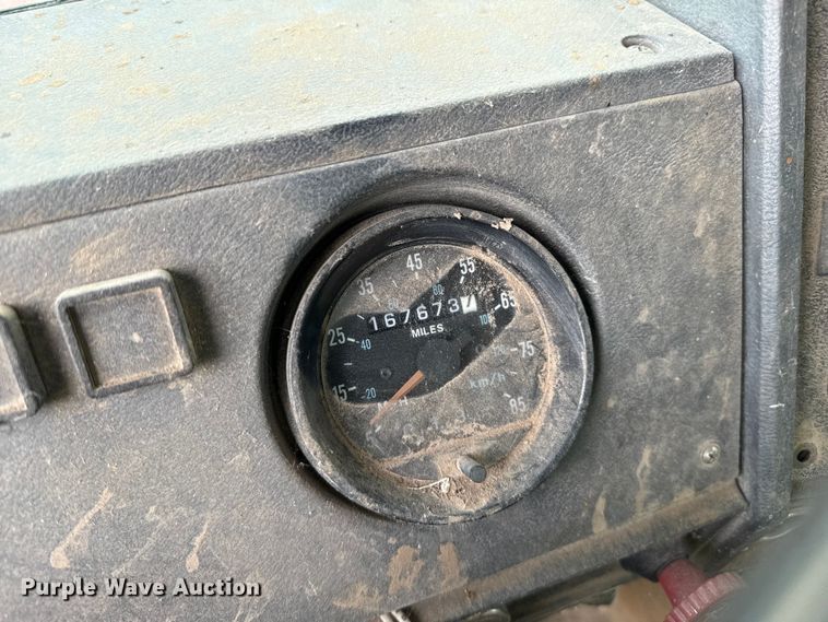 image for item EP0996 1995 Mack RD690S ready mix truck