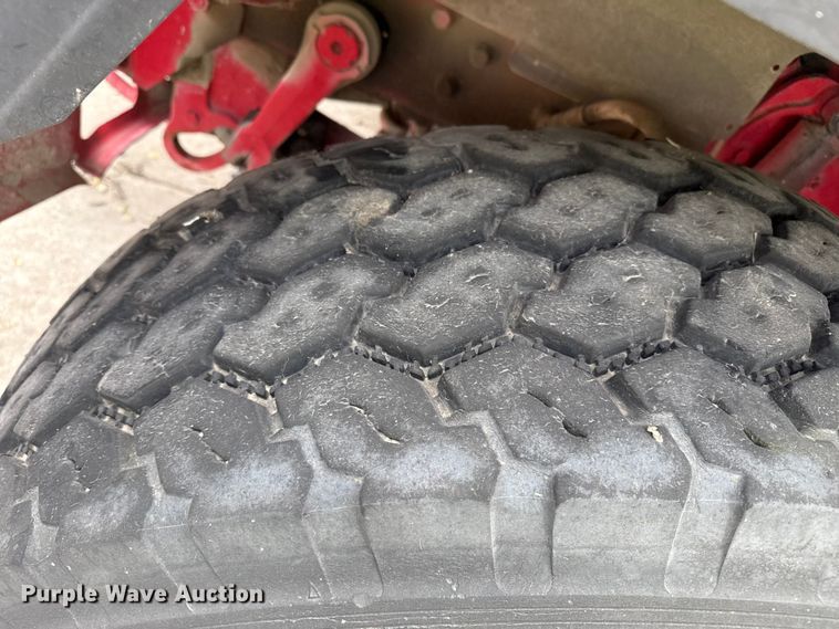 image for item EP0996 1995 Mack RD690S ready mix truck