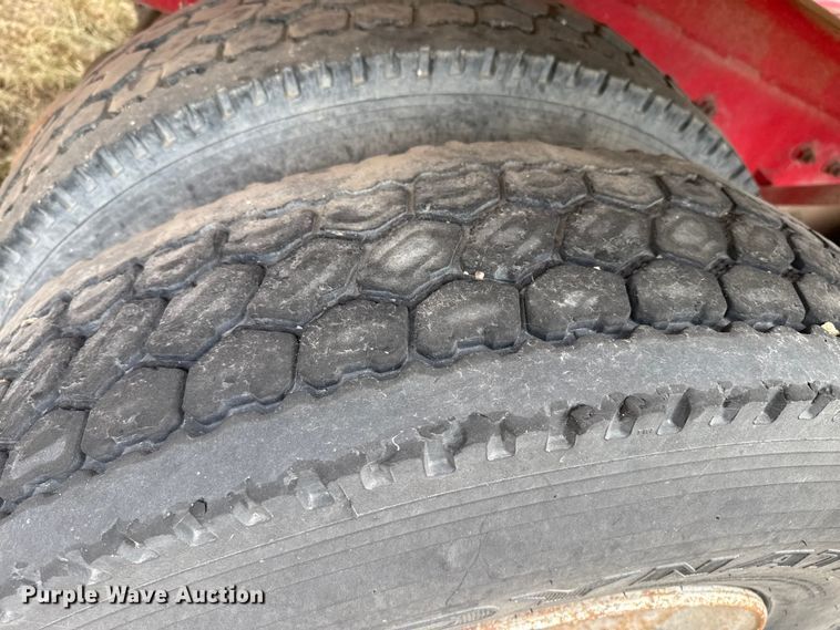 image for item EP0996 1995 Mack RD690S ready mix truck