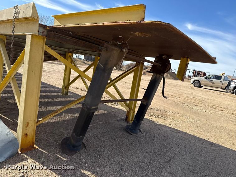 image for item EP0997 Loading dock