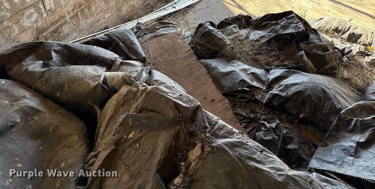 image for item EP0999 Approximately 40 concrete blankets