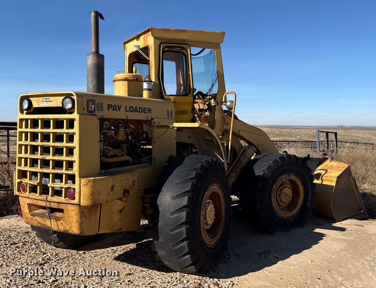 image for item EP2541 International Harvester H65 wheel loader