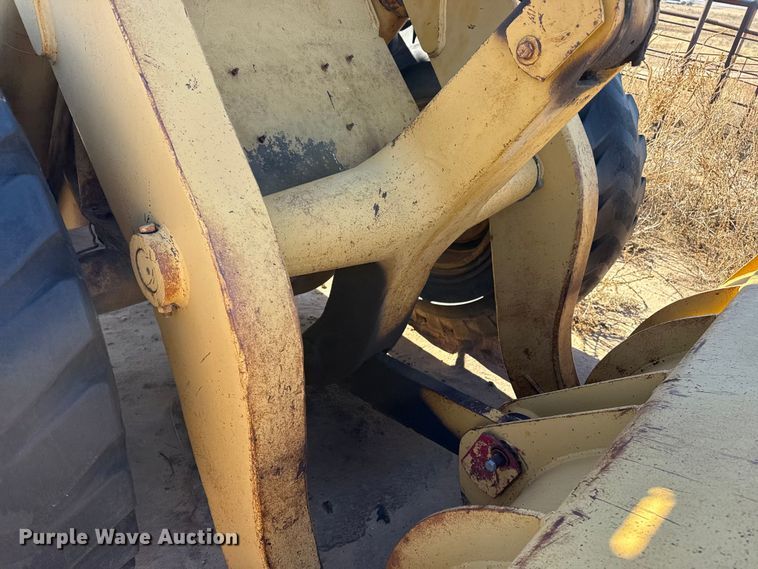 image for item EP2541 International Harvester H65 wheel loader