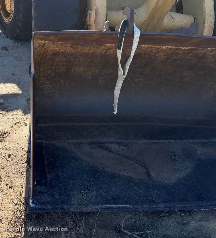 image for item EP2541 International Harvester H65 wheel loader