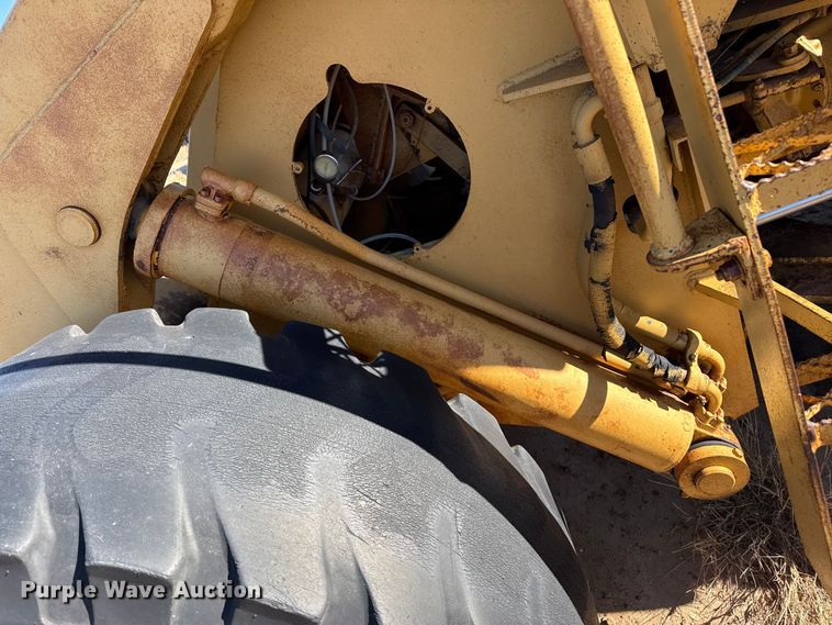 image for item EP2541 International Harvester H65 wheel loader