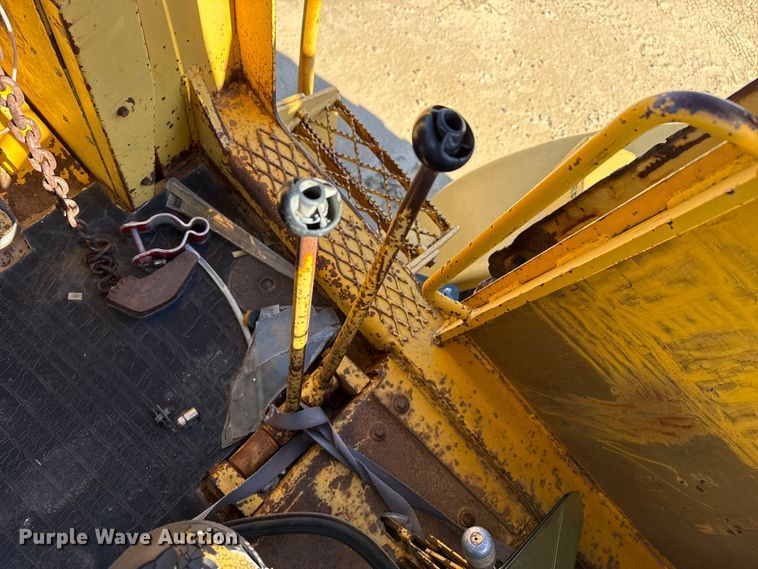 image for item EP2541 International Harvester H65 wheel loader