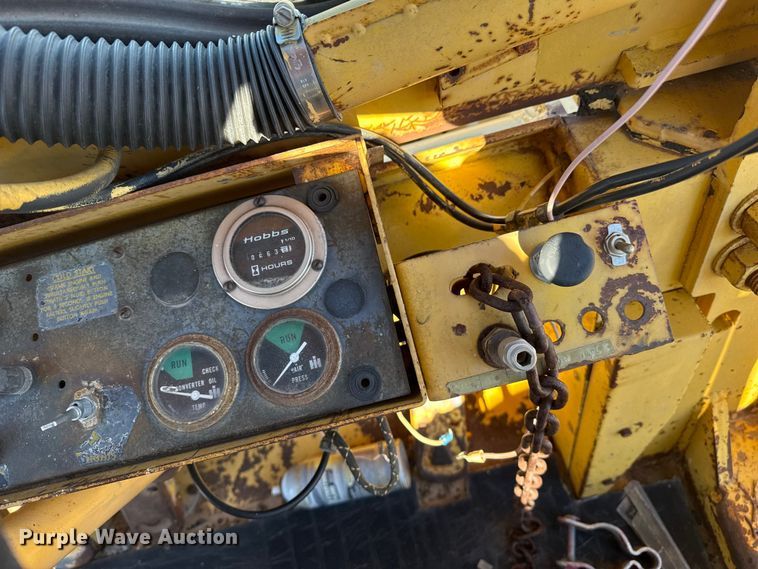 image for item EP2541 International Harvester H65 wheel loader