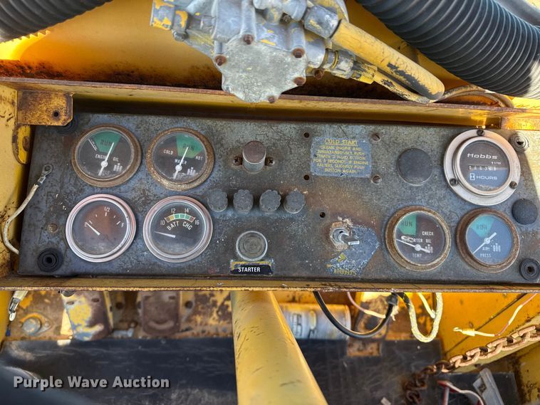 image for item EP2541 International Harvester H65 wheel loader