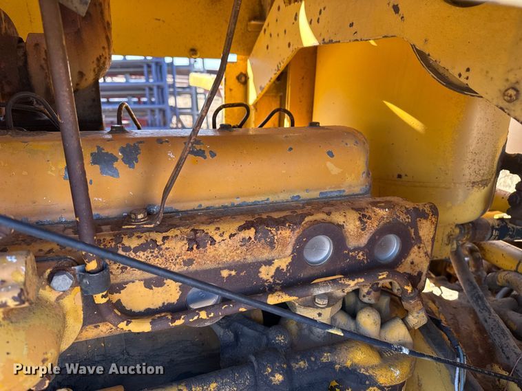 image for item EP2541 International Harvester H65 wheel loader