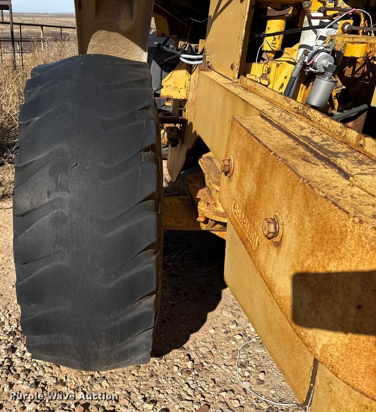 image for item EP2541 International Harvester H65 wheel loader