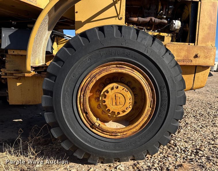 image for item EP2541 International Harvester H65 wheel loader