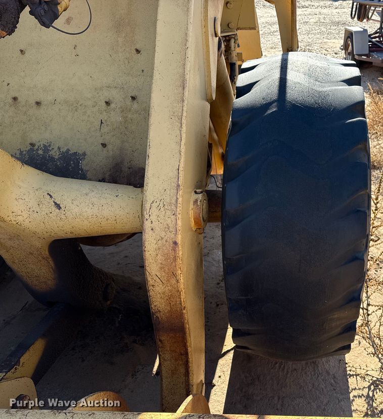 image for item EP2541 International Harvester H65 wheel loader