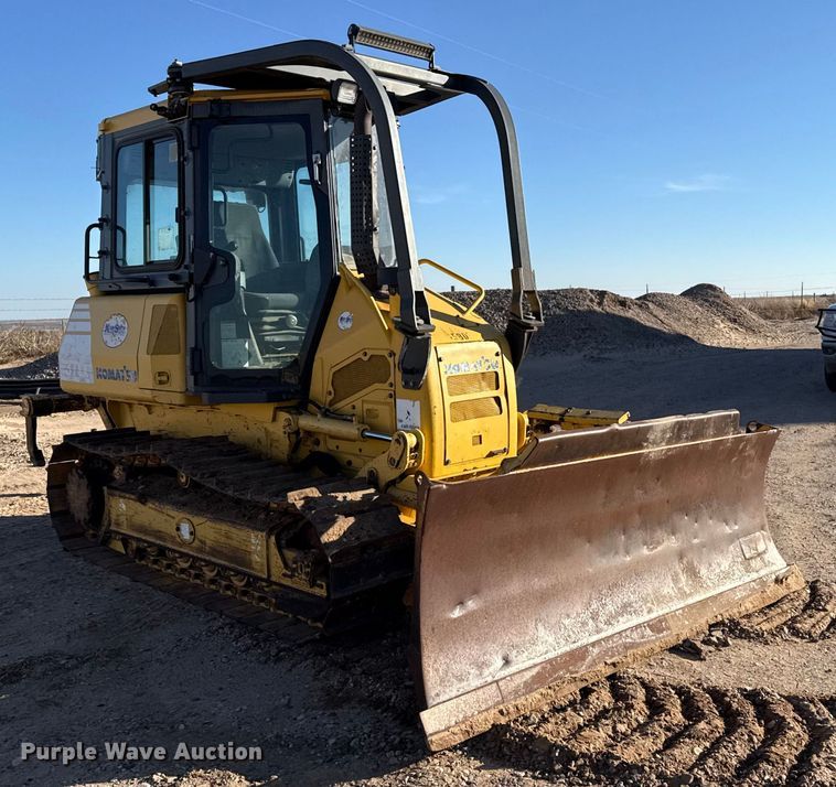 TOPADOR FRONTAL 2011 KOMATSU D37EX22