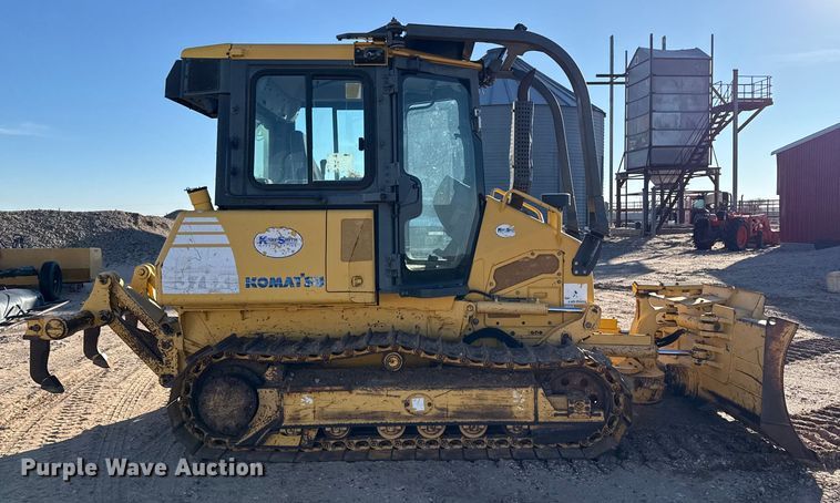 TOPADOR FRONTAL 2011 KOMATSU D37EX22