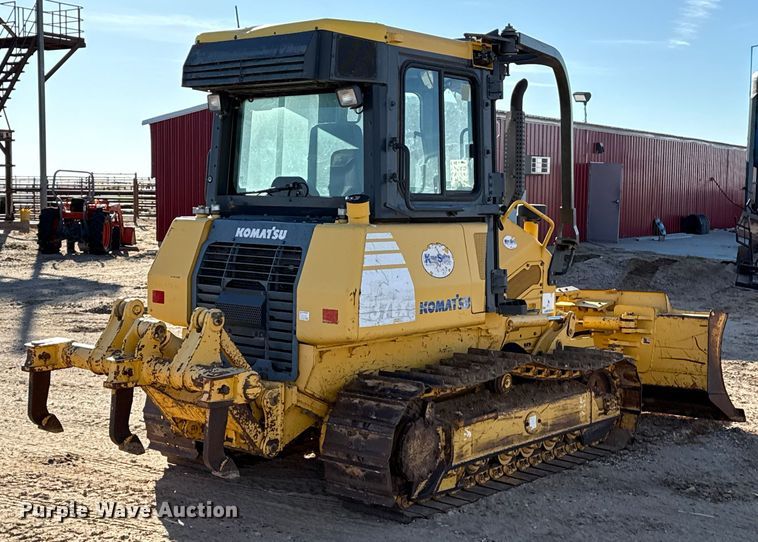 TOPADOR FRONTAL 2011 KOMATSU D37EX22