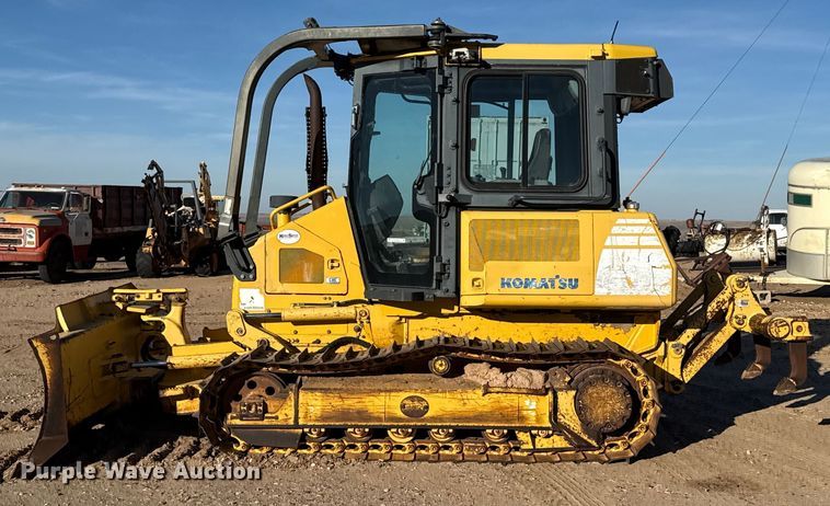 image for item EP2547 2011 Komatsu D37EX-22 dozer