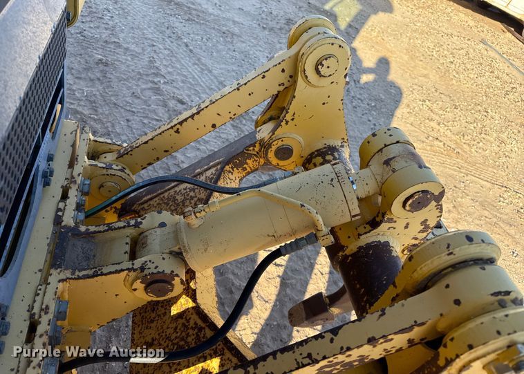 image for item EP2547 2011 Komatsu D37EX-22 dozer