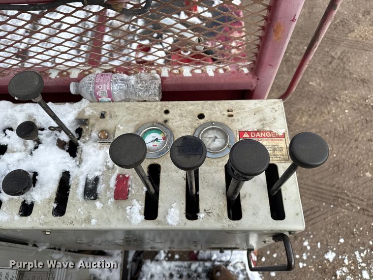 image for item EP2686 2013 Peterbilt 365 crane truck