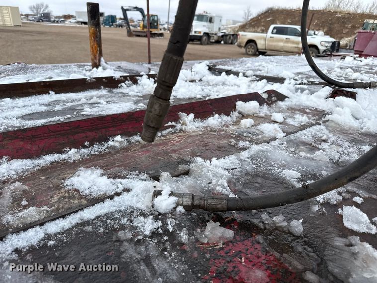 image for item EP2686 2013 Peterbilt 365 crane truck