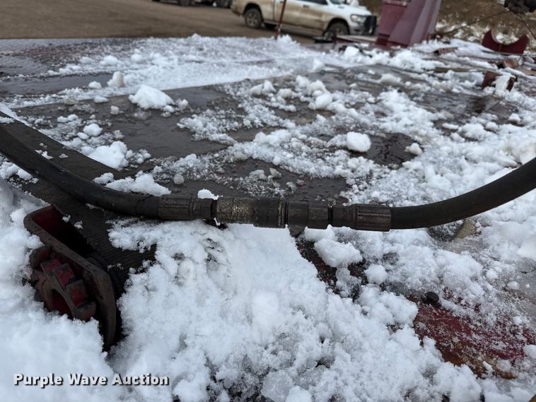 image for item EP2686 2013 Peterbilt 365 crane truck