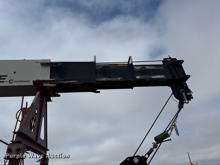 image for item EP2686 2013 Peterbilt 365 crane truck