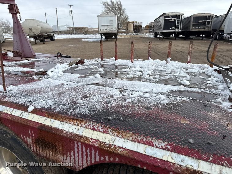 image for item EP2686 2013 Peterbilt 365 crane truck