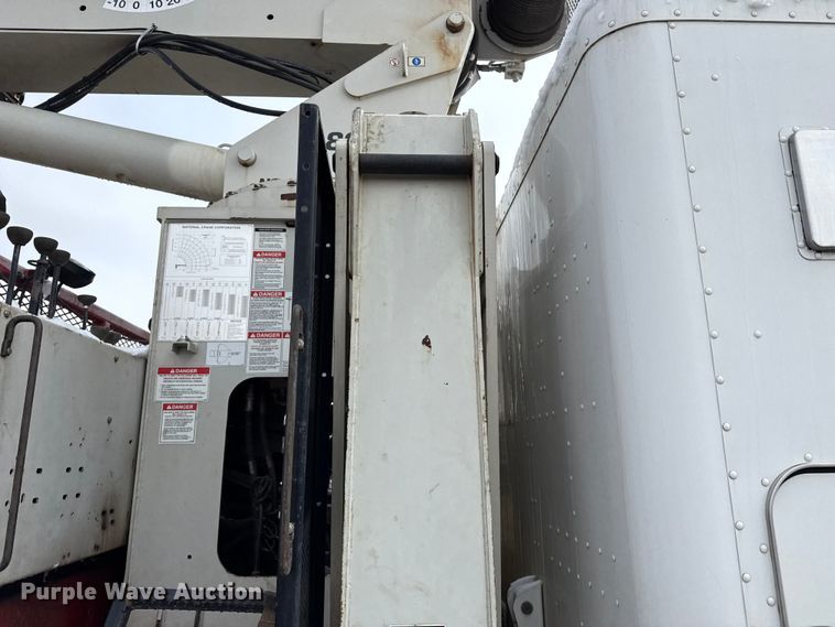 image for item EP2686 2013 Peterbilt 365 crane truck