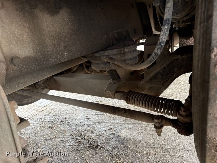 image for item EP2686 2013 Peterbilt 365 crane truck