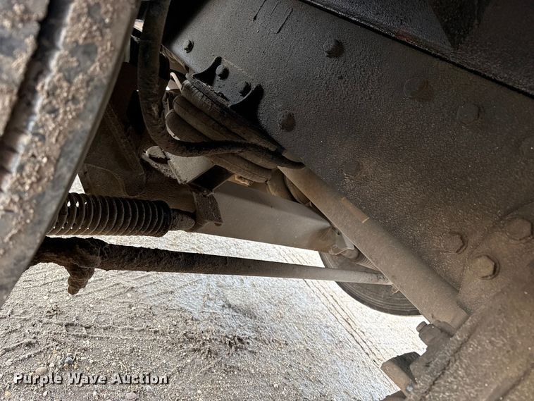 image for item EP2686 2013 Peterbilt 365 crane truck