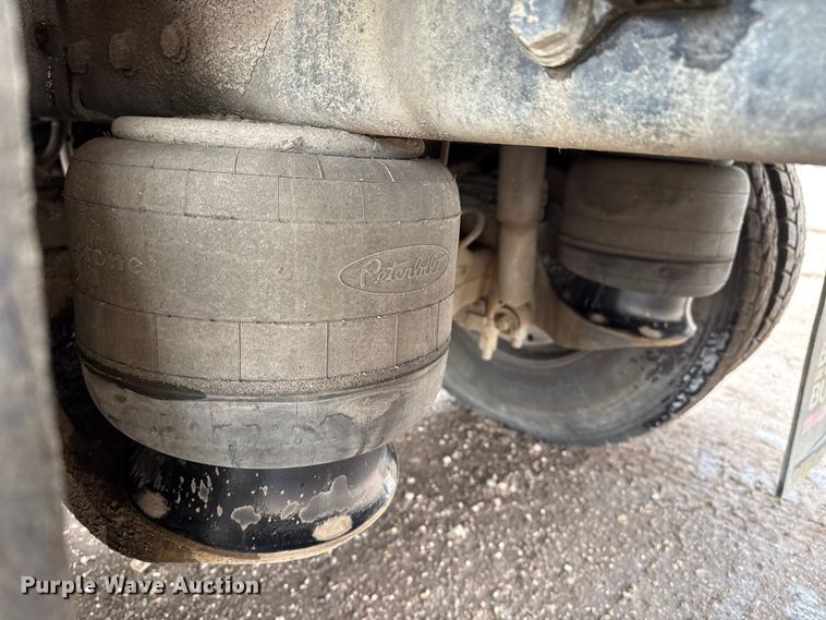 image for item EP2686 2013 Peterbilt 365 crane truck