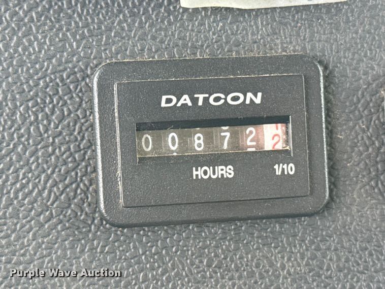 image for item EP2686 2013 Peterbilt 365 crane truck